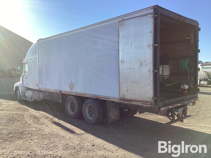 1999-freightliner-flc120-image-7