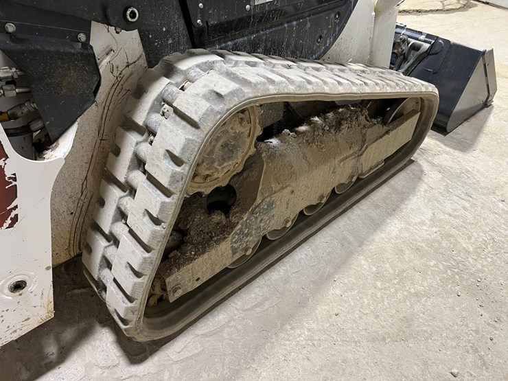 2022-bobcat-t64-image-47
