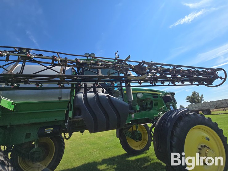 2011-john-deere-4830-image-17