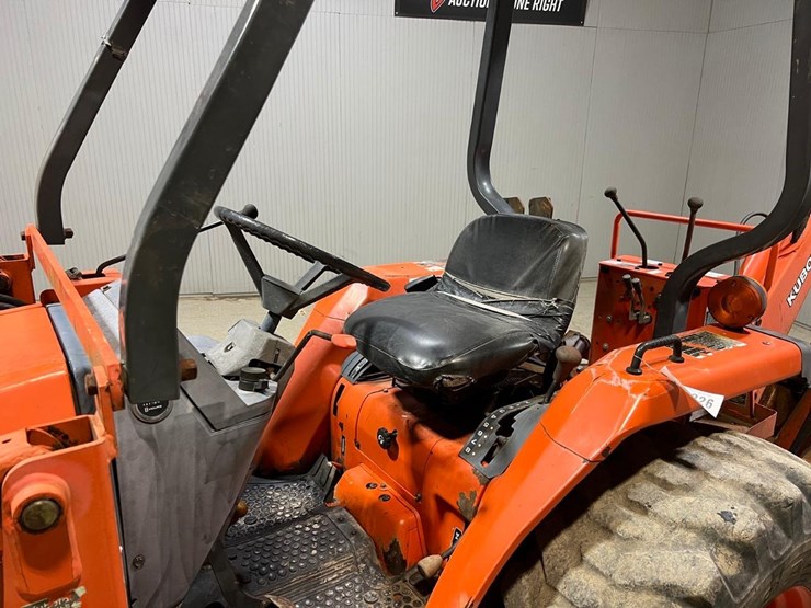 2002-kubota-l35-image-22