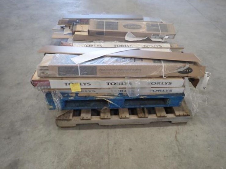 qty-of-assorted-laminate-flooring-image-11