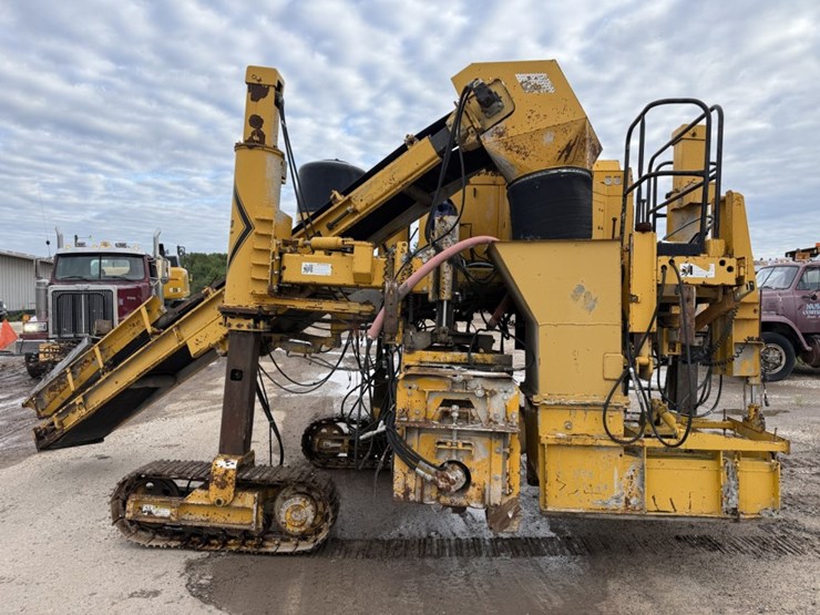 #1415-•-gomaco-gt3600-curb-machine-image-2