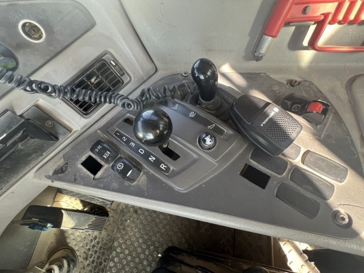 2020-volvo-a60h-image-10