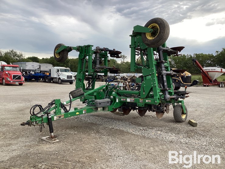 2014-john-deere-2510h-image-1