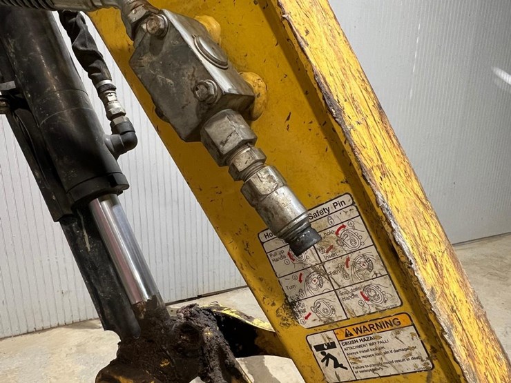 2016-yanmar-vio45-6a-image-11