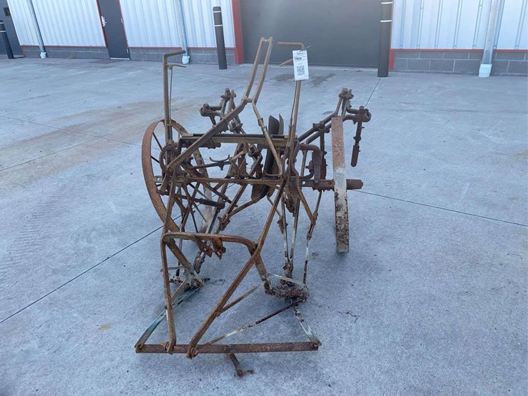 metal-horse-drawn-cultivator-image-2