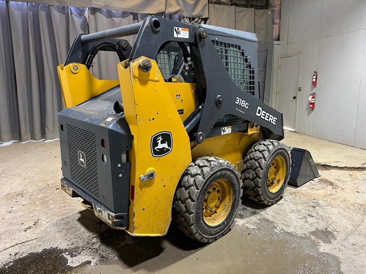 2016-deere-318g-image-6