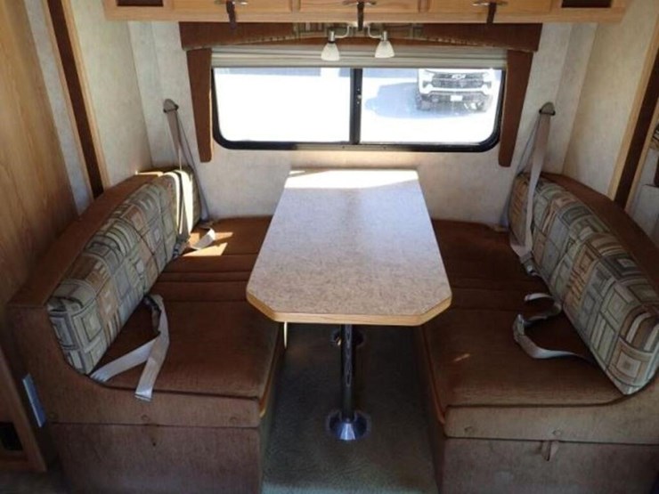 2007-big-foot-30mh26sl-26-ft-s/a-class-c-motorhome-image-32