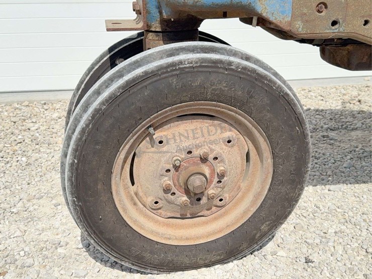 ford-4000-image-33
