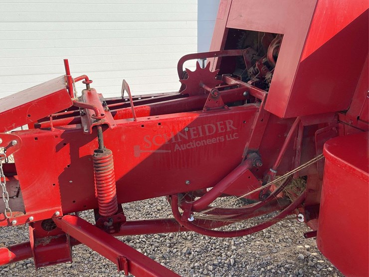 new-holland-565-image-20