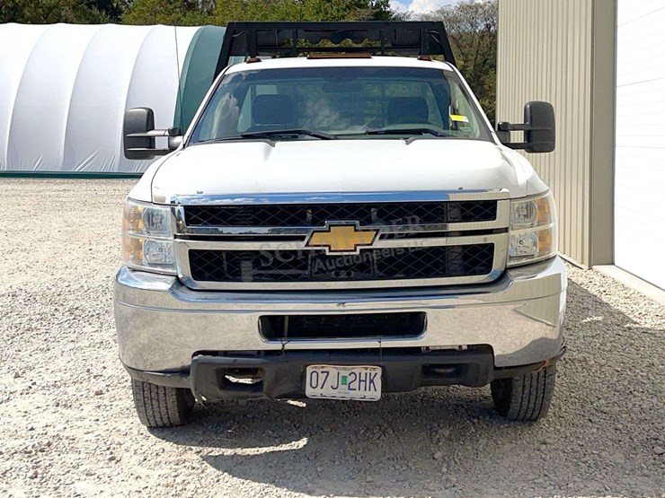 2012-chevrolet-3500-image-8