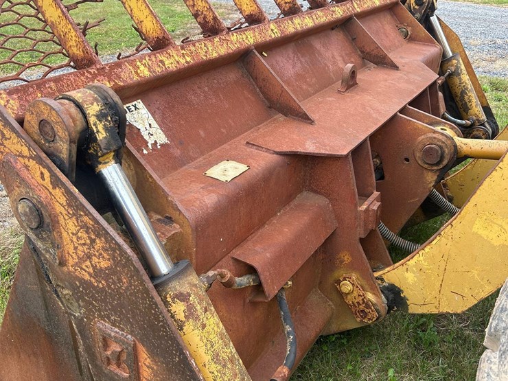 caterpillar-938g-image-14