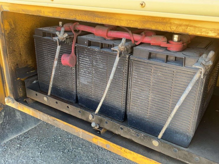 2009-blue-bird-bb-conventional-school-bus-image-17