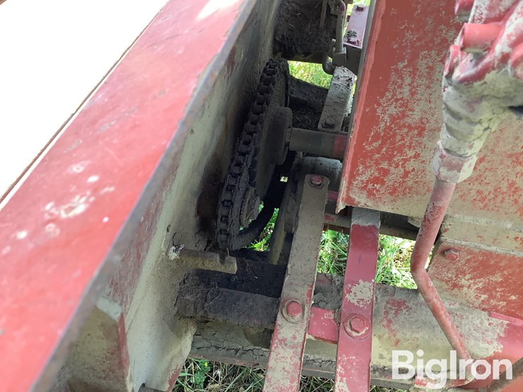 new-holland-1037-image-20