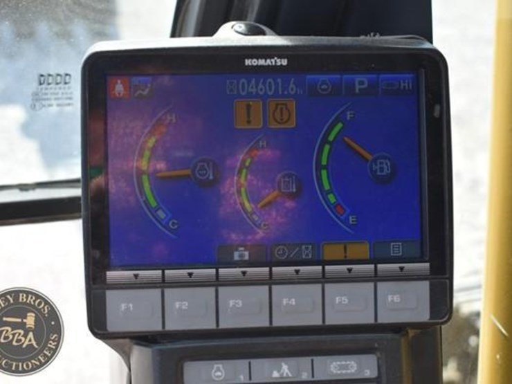 2014-komatsu-pc210-10-image-73