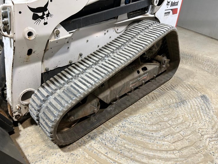 2020-bobcat-t870-image-12