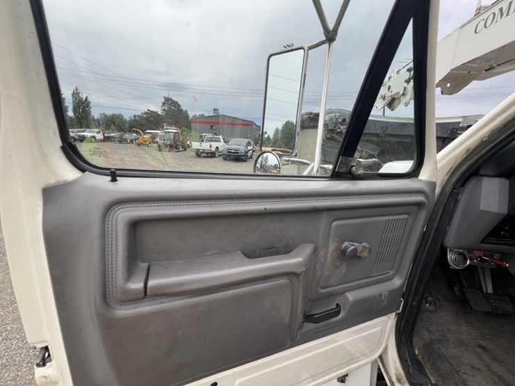 1995-ford-f800-image-32