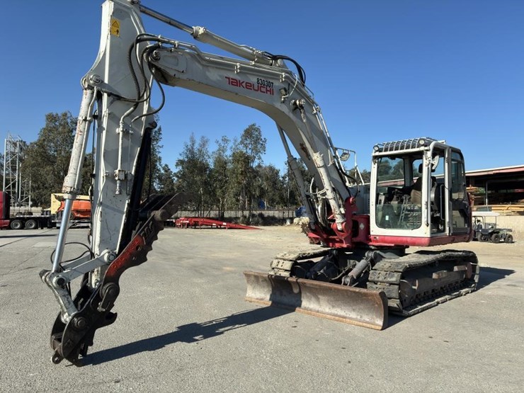 2017-takeuchi-tb2150-image-1