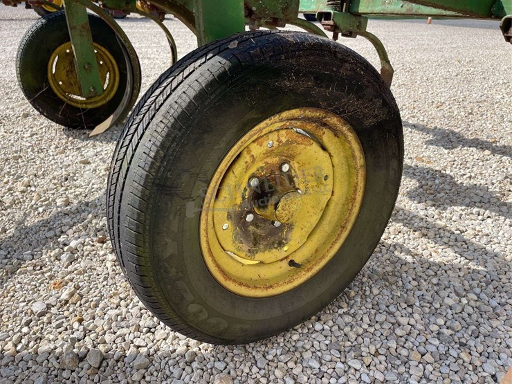john-deere-10-image-11