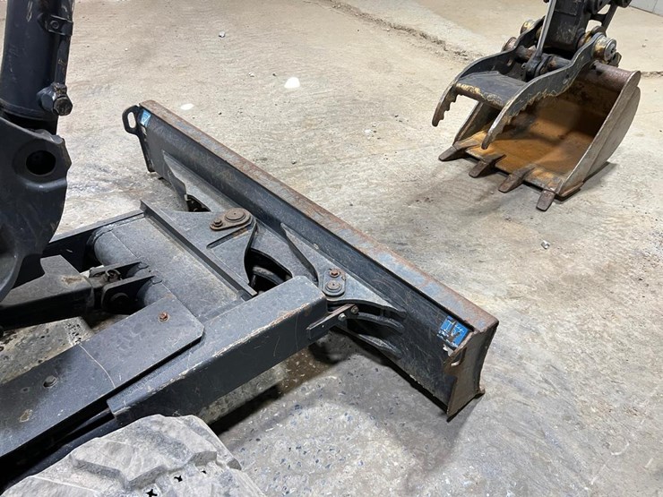 2022-deere-35g-image-28