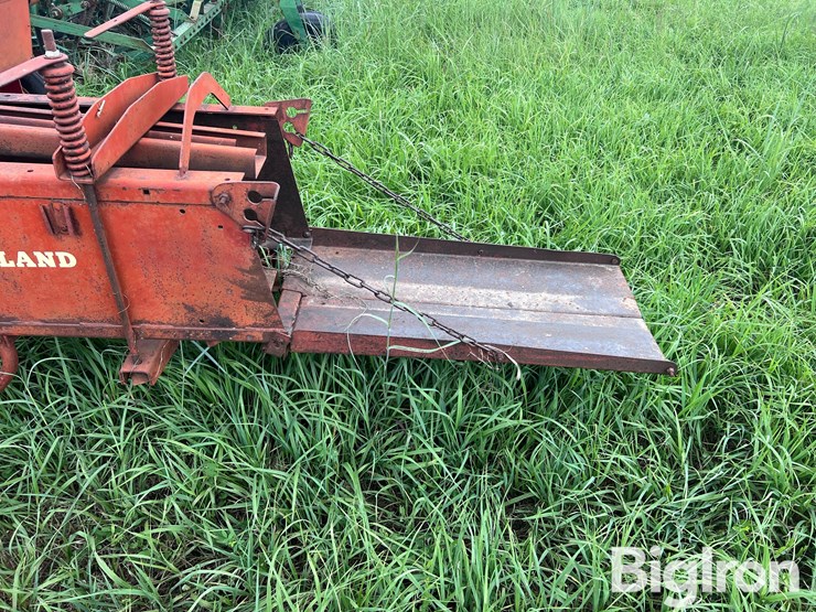 new-holland-270-image-16