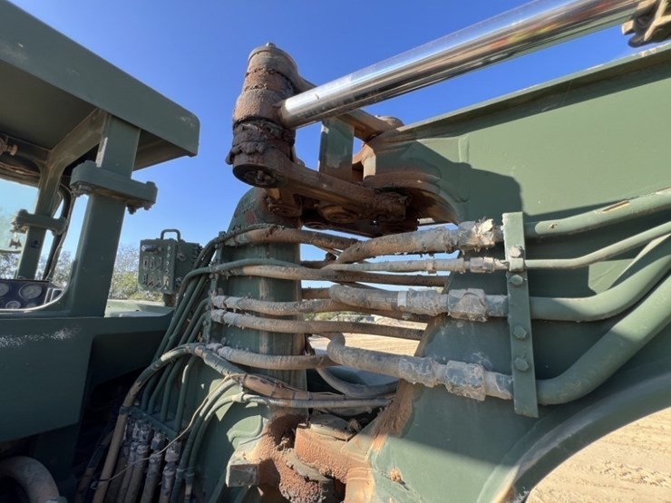 2008-caterpillar-613c-image-13