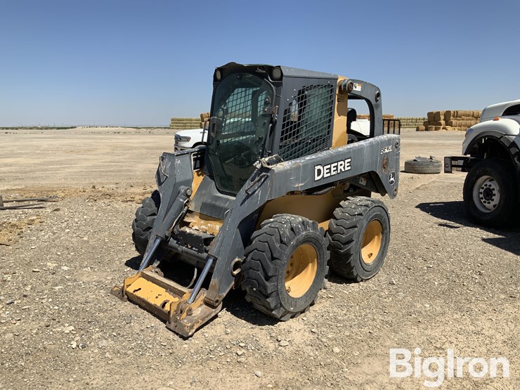 2011-deere-332d-image-1
