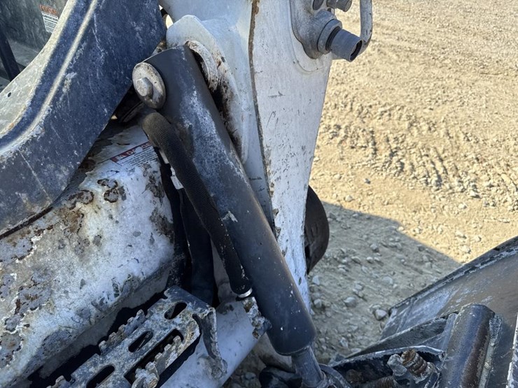 2017-bobcat-t550-image-14