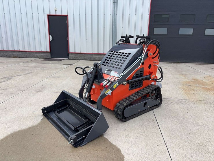 sdll10-mini-skid-loader-image-1