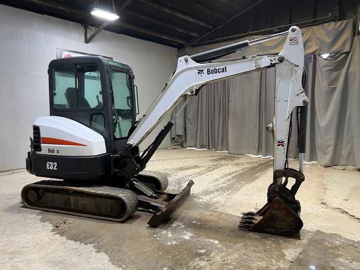 bobcat-e32-image-6