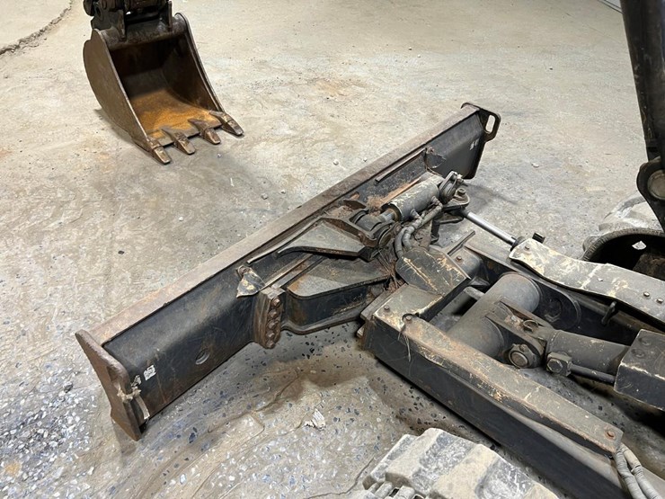 2020-kubota-kx040-4-image-14
