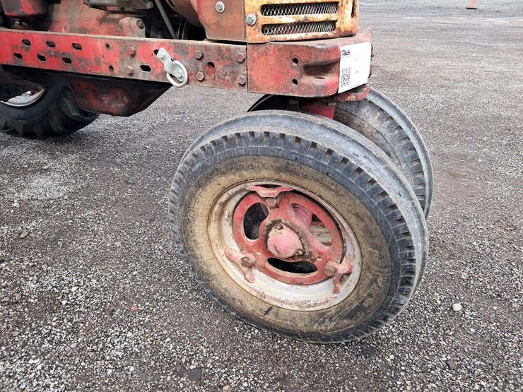 farmall-350-2wd-tractor-image-8