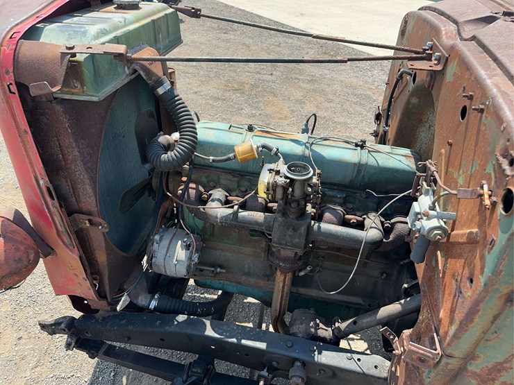 chevrolet-1/2-ton-regular-cab-pickup-image-12