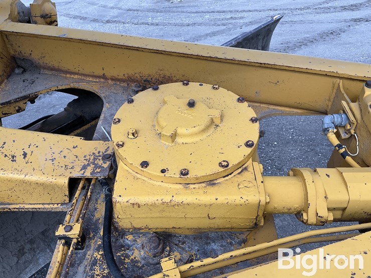 1982-deere-772a-image-16