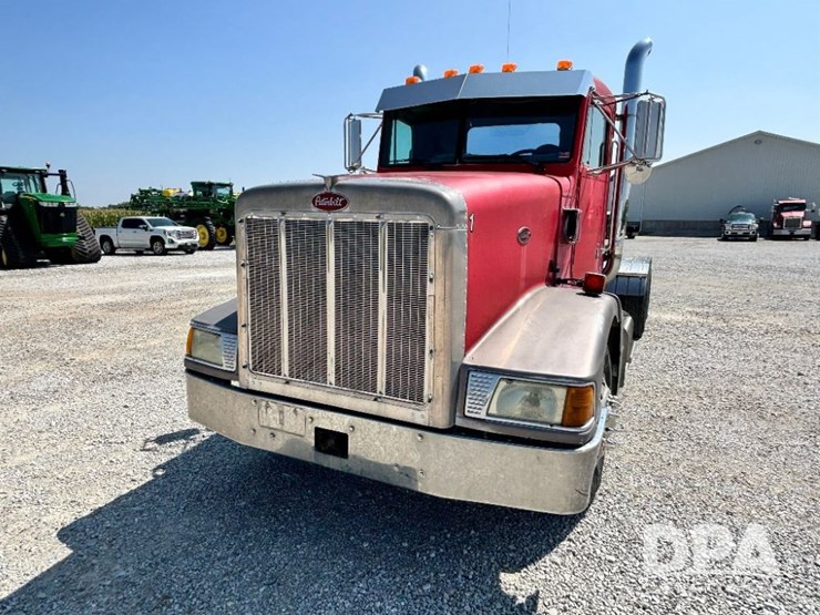 1993-peterbilt-377-image-2