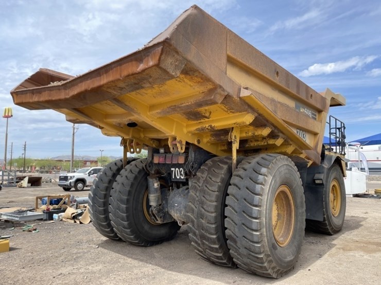 2015-komatsu-hd605-7e0-image-5