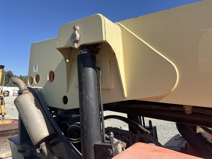 2006-jlg-g10-55a-image-15