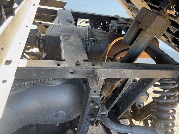2013-bobcat-3400-image-25