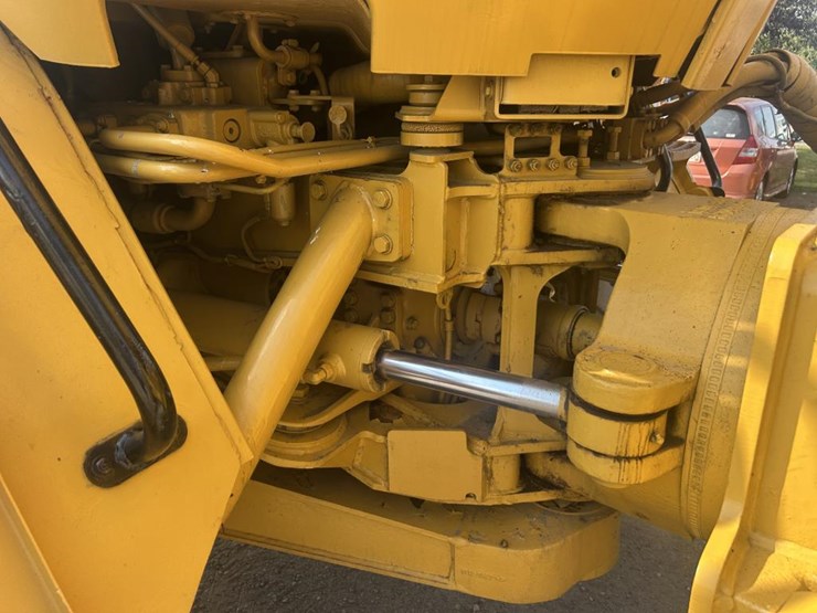 2005-caterpillar-725-image-15