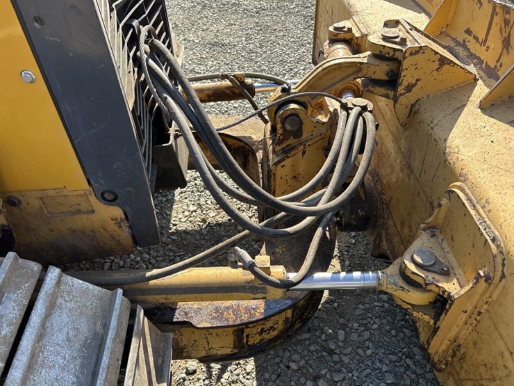 2003-deere-450h-image-11
