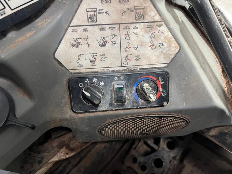 2021-bobcat-t770-image-26