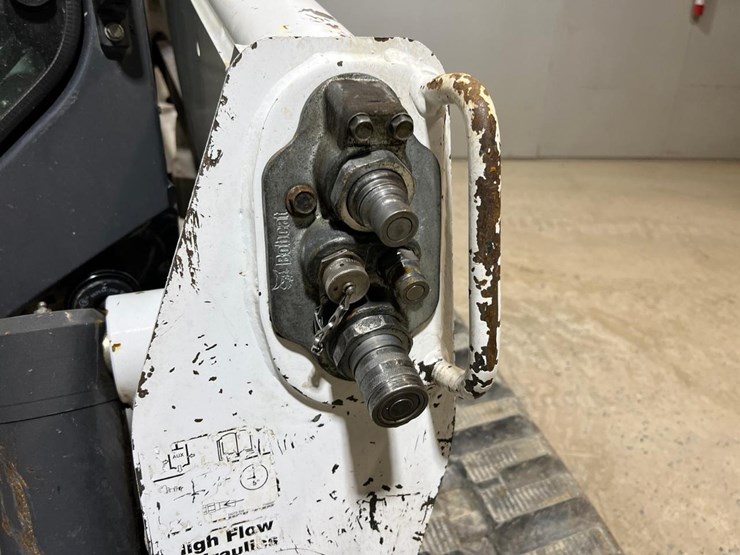 2017-bobcat-t870-image-12