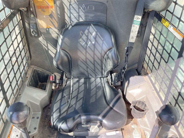 2016-bobcat-t750-image-43