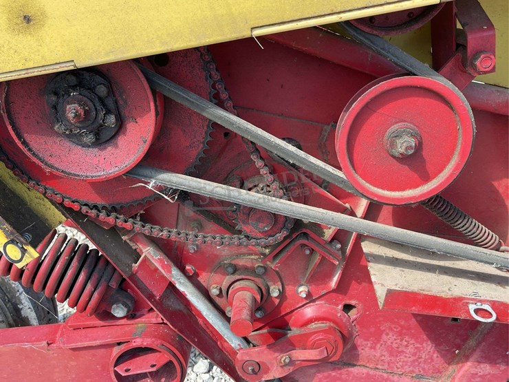 new-holland-472-image-32