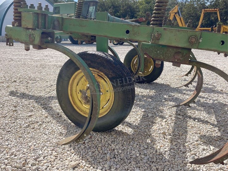 john-deere-10-image-10