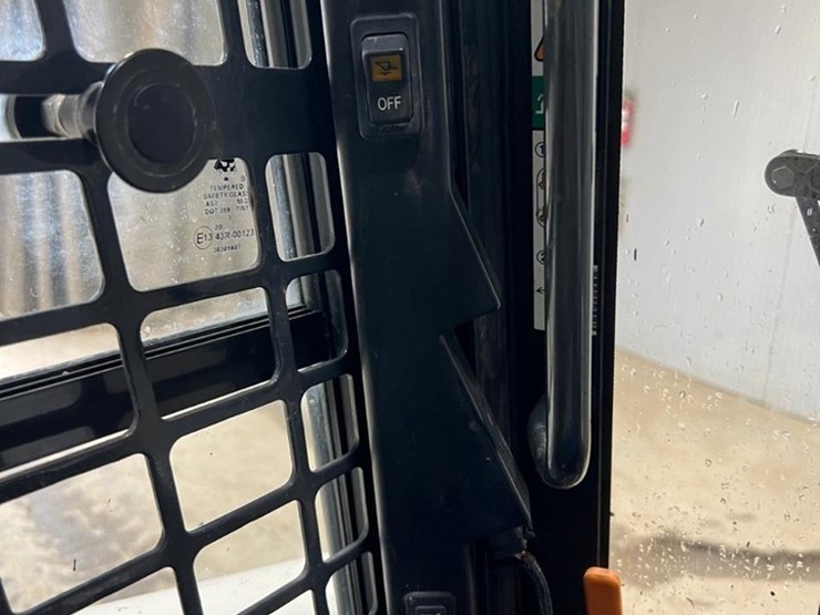 2021-bobcat-s850-image-21