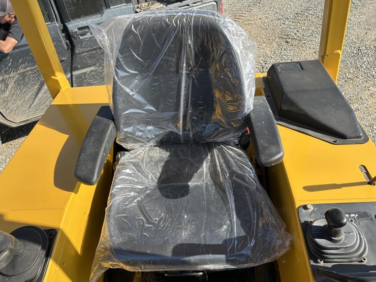 2003-deere-450h-image-37