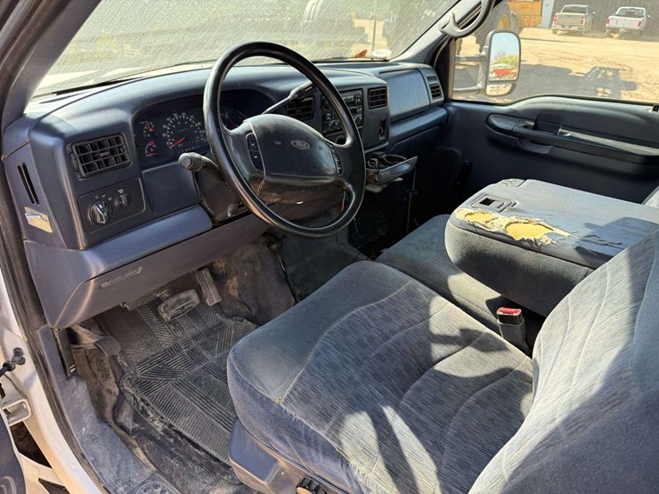 2000-ford-f350-image-29