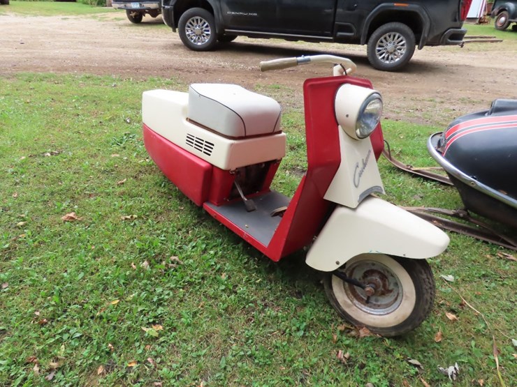 1959/60-cushman-road-king-scooter-image-3