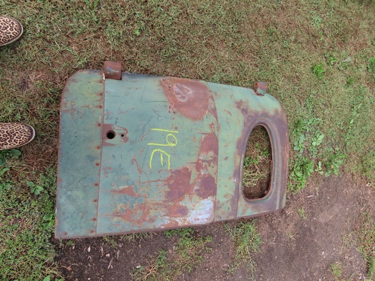 1940-chevrolet-panel-truck-rear-door-image-1